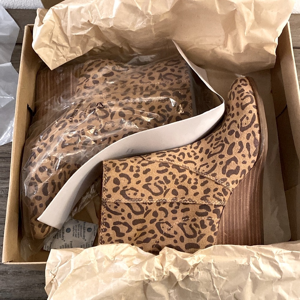 NIB [Lucky Brand] Wafael Javan Print Padded Insole Wedge Booties Women’s Sz 5.5 - Picture 10 of 12